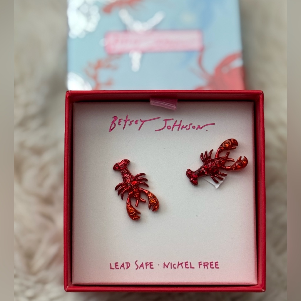 Betsey Johnson Nib Red Lobster Earrings Summer Ready 28$